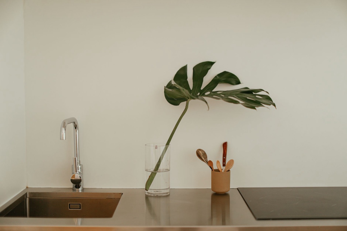 pia e countertop de vidro