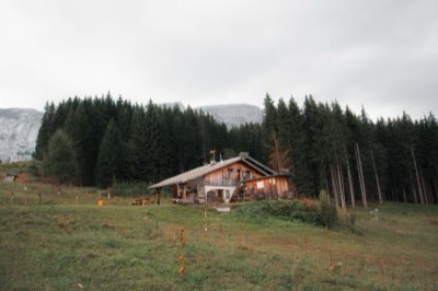 Alpenhütte erleben: Mehr als nur eine Nacht in den Bergen