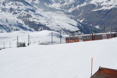 Ihr Alpenabenteuer: Die Bahn als Teil der größeren Bergszene