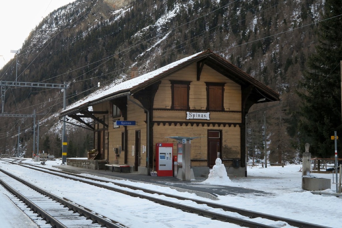 Stazione ferroviaria delle Alpi