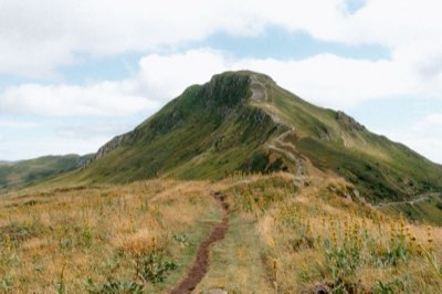 Wandern in den Alpen: Gelände, Höhe und die 50% Pufferregel