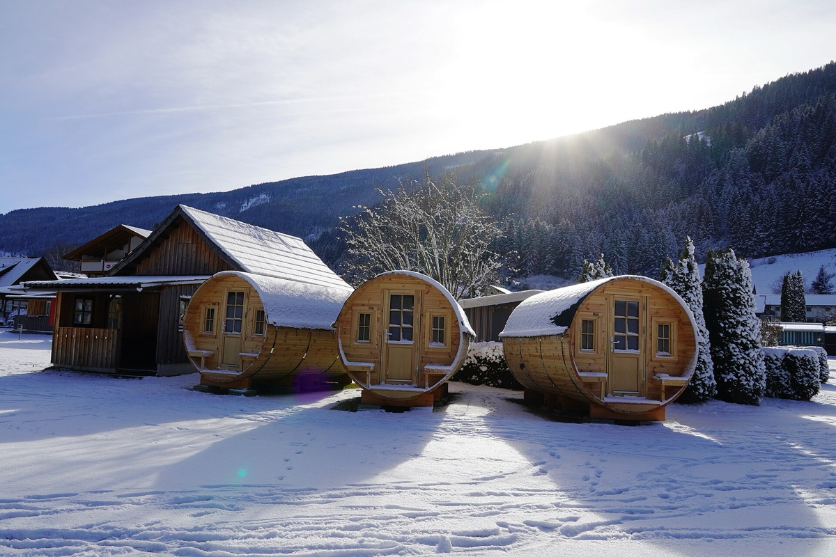 casa de montanha com neve