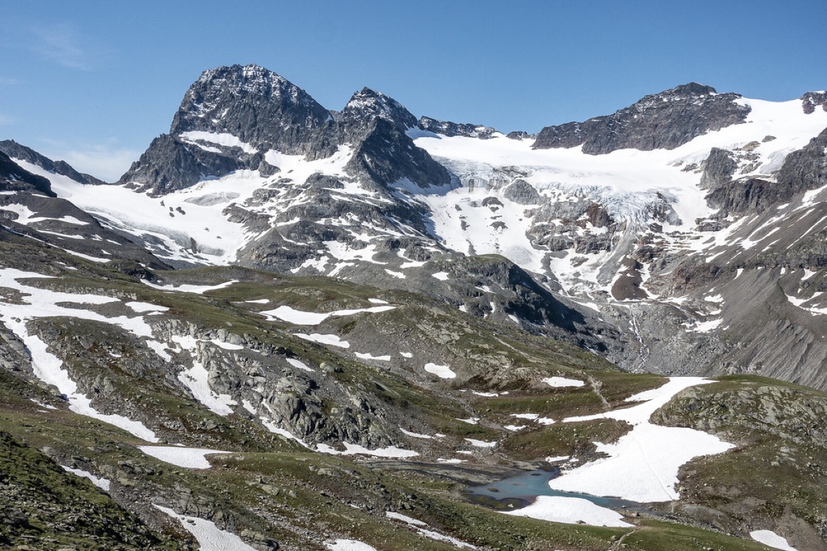 Alpine trail with hütte
