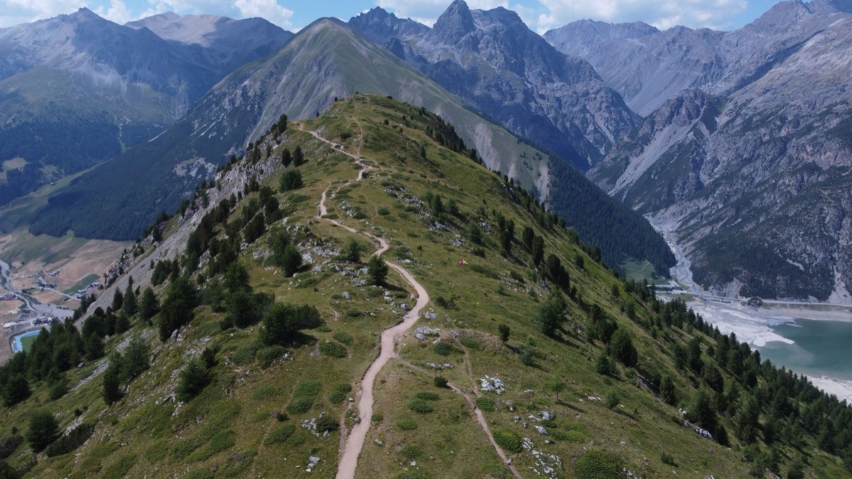 Alps hiking trail with elevation markers